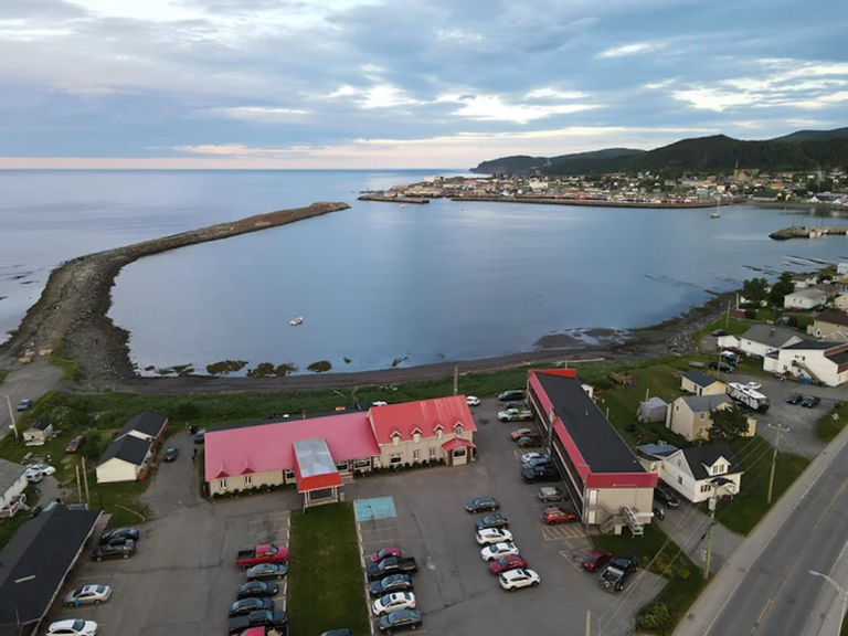 Auberge Le Caribou - Riviere-au-Renard-Gaspé-Gaspésie