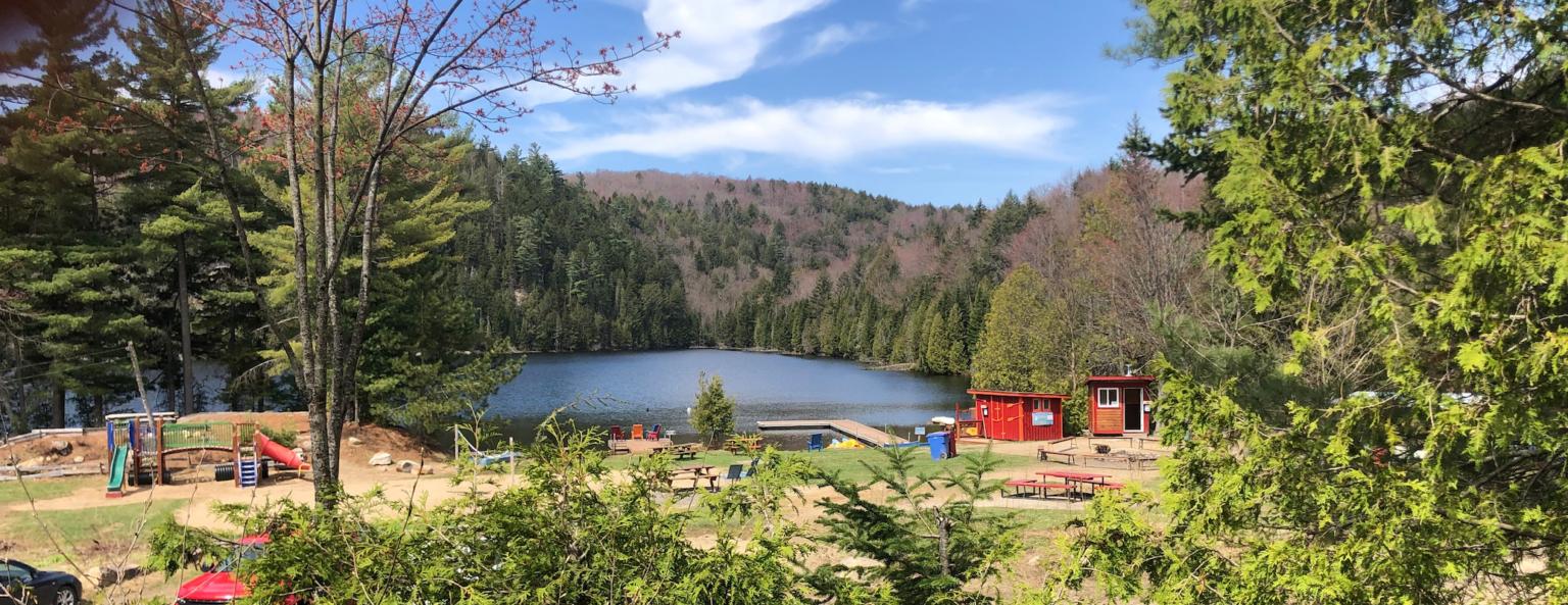 Aux berges du lac Castor Tourisme Mauricie 1 1536x593