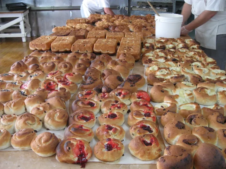 Boulangerie Bouchard isle aux coudres tourisme Destination Charlevoix jpeg 768x576