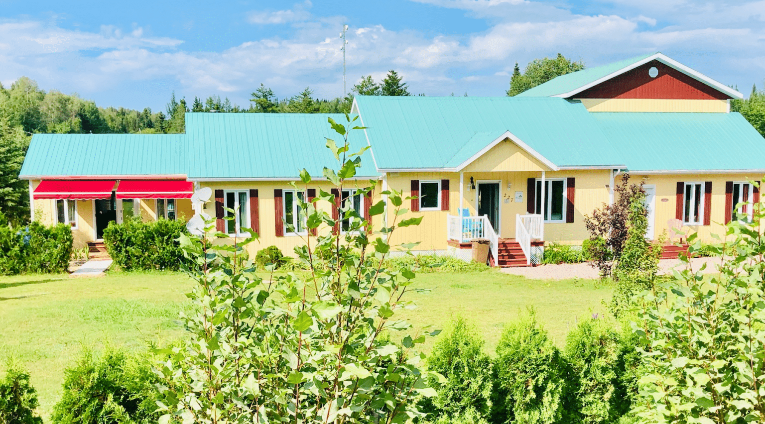 Gite de la montagne enchantee Bleu gite Metabetchouan Tourisme Lac Saint Jean 1 1 1536x852