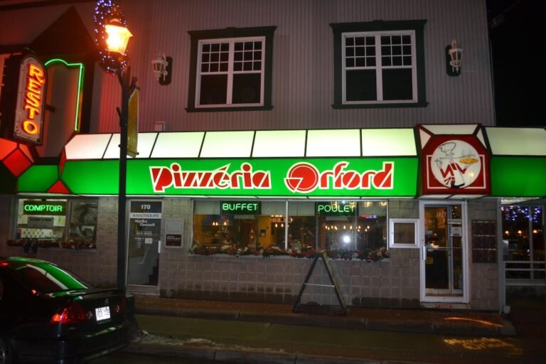 Pizzeria Orford Ou manger Destination Magog Cantons de lEs2 1 768x512