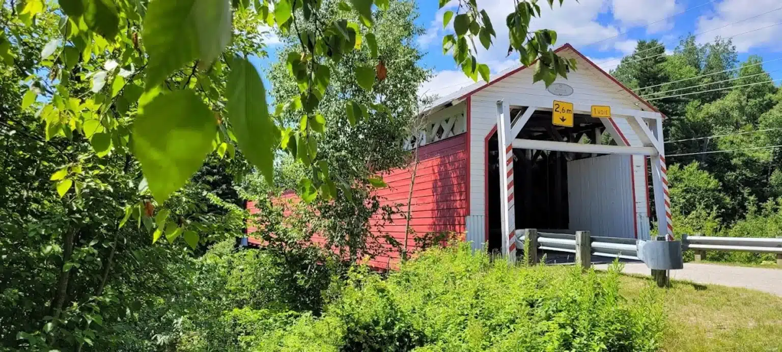 Pont couvert Macaza La Macaza quoi faire Laurentides3 jpg 1536x692