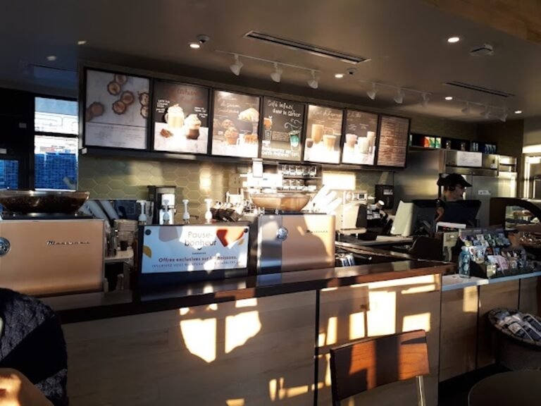 Restaurant Cafe Starbucks a Sherbrooke2 9 768x576