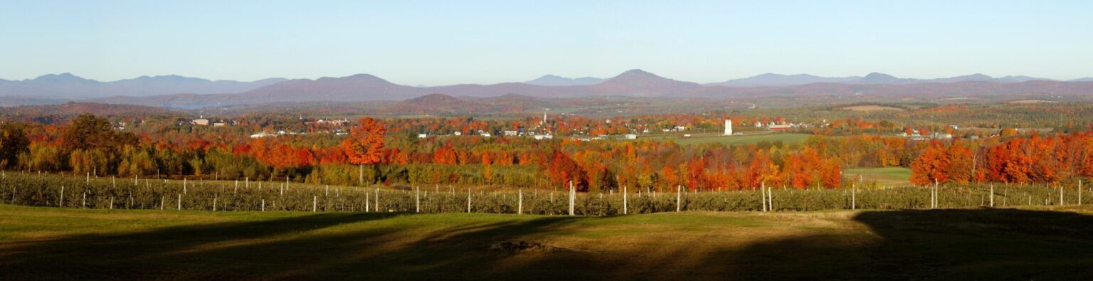 Verger Stevens Orchard Stanstead Est Agrotourisme Cantons de lEst2 scaled 1 1536x395