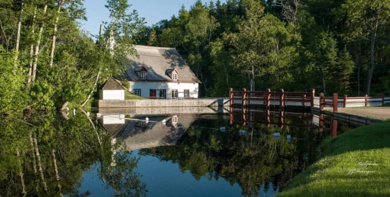 Moulin seigneurial des Eboulements Charlevoix 768x388