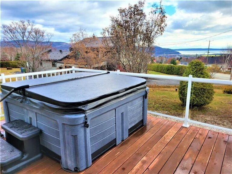 LE PHARE DE BAIE-SAINT-PAUL, Charlevoix, Baie-Saint-Paul