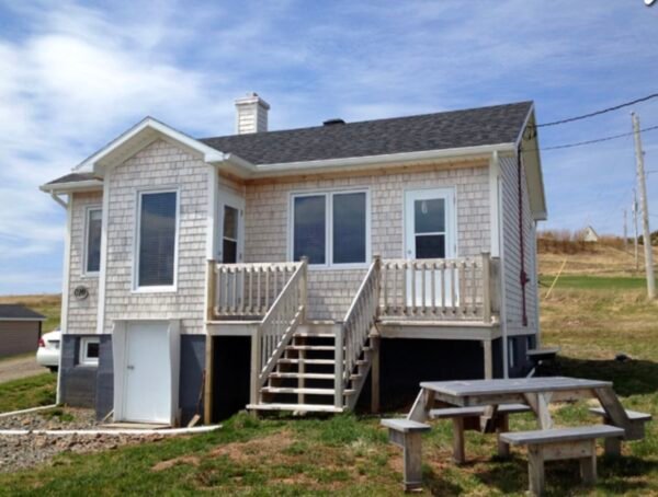 PETITE MAISON DE LA BUTTE-DES-PICOTTE