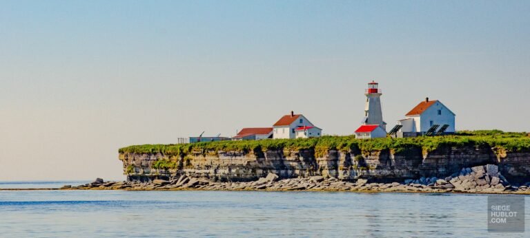 Phare de l'Île-aux-Perroquets - longue pointe de Mingan -Cote-Nord