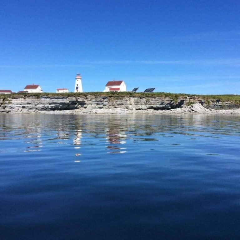 Phare de l'Île-aux-Perroquets - longue pointe de Mingan -Cote-Nord