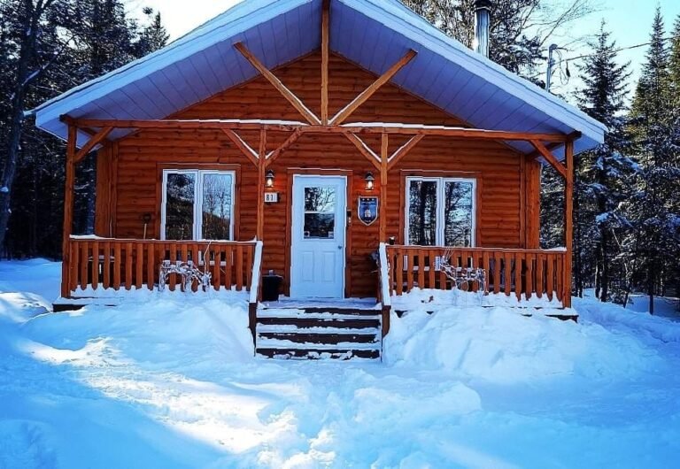 Chalets du Domaine - Notre-Dame-Des-Bois-Cantons de l'Est.jpg