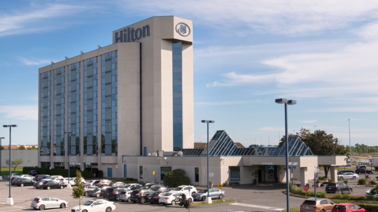 Hilton Montréal Laval - Photo 2