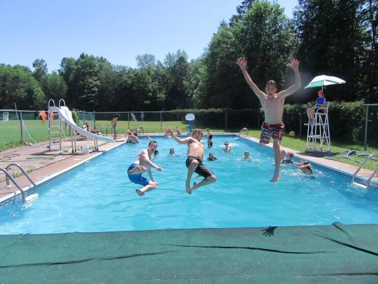 Le Camp des Îles-Laurentides.jpg