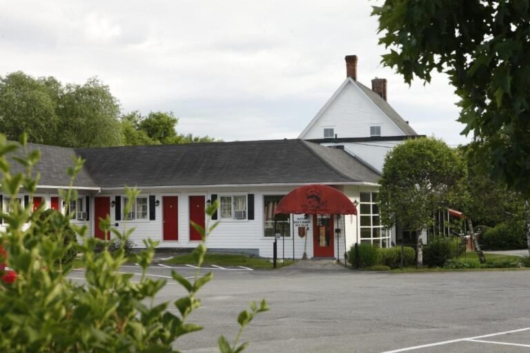 Motel & Hotel La Paysanne-Sherbrooke-Cantons de l'Est Motel & Hotel La Paysanne-Sherbrooke-Cantons de l'Est