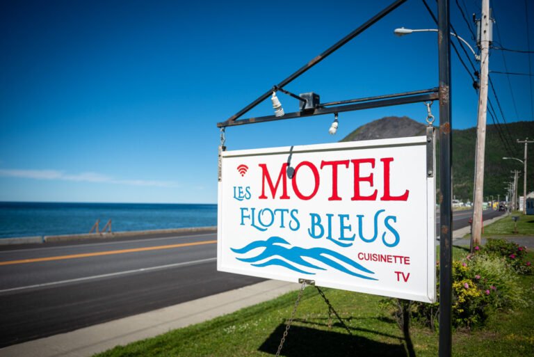 Motel Les Flots Bleus - Mont-Saint-Pierre - Gaspésie