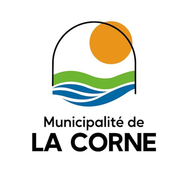 La Corne est une municipalité pittoresque située dans la MRC d'Abitibi en Abitibi-Témiscamingue, au Québec, Canada. Voici un aperçu de cette charmante localité :Géographie et démographie Population : 778 habitants (2021) Superficie : 332,26 km² Densité : 2,3 hab./km² Située entre Amos et Val-d'Or Code postal : J0Y 1R0 La Corne est caractérisée par une profusion de lacs et de cours d'eau, des montagnes splendides et des paysages fabuleux. Elle est nichée au creux d'une colline, surplombée par sa majestueuse église en pierre des champs13. Histoire Fondée en 1975 sous le nom de Lacorne Renommée La Corne en 1978 Nommée en l'honneur de Louis de La Corne (1703-1761), un officier naval français2 De 1955 à 1965, La Corne abritait la seule mine de lithium du Canada2 Économie et ressources Ancienne mine de lithium (fermée en 1965, potentiel de réouverture) Agriculture Exploitants forestiers Commerces locaux : restaurant, dépanneur, station-service Attractions et points d'intérêt Dispensaire de la garde : lieu historique national du Canada Forêt ornithologique Askikwaj Nouvelle pumptrack Activités de plein air et loisirs Gouvernance Maire actuel : Éric Comeau (mandat 2023-2025) Conseil municipal composé de six conseillers Vie communautaire La Corne se distingue par son dynamisme communautaire : Plus de 200 bénévoles impliqués dans divers comités École primaire Bureau de poste Office municipal d'habitation (OMH) Initiative de compostage réussie (200 tonnes détournées du site d'enfouissement) Municipalité La Corne - Abitibi-Témiscamingue 