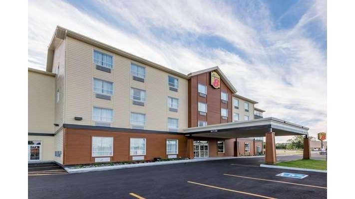 Super 8 by Wyndham Mont Laurier - Laurentides