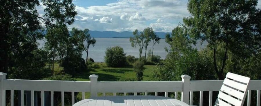 Chalet au coucher du soleil