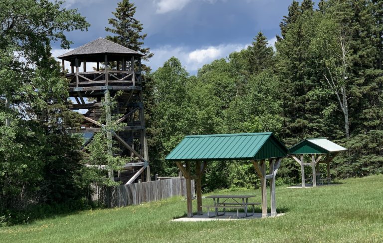 Halte de la Tour d’observation des Hautes Appalaches-Frontenac