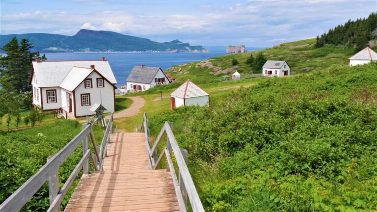 Ile-Bonaventure-Percé-Tourisme Gaspésie