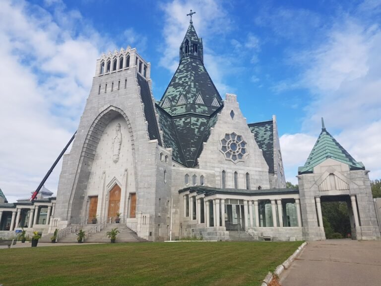 Sanctuaire Notre Dame du Cap-Trois-Rivieres-Mauricie.jpg