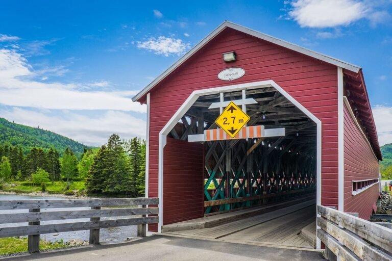 Pont couvert de Grande-Vallée-Destination Gaspésie