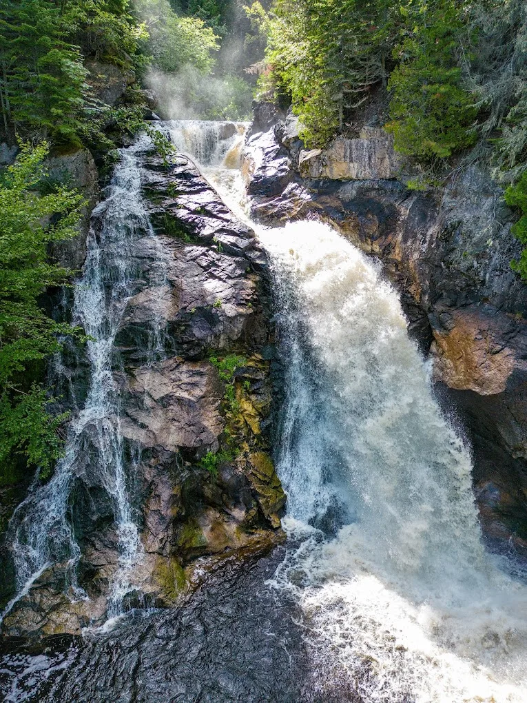 Belvedere de la chute de la riviere Jean Noel5 jpg