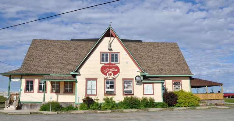Centre culturel Le Griffon Cafe de LAnse Gaspe Gas1pesie 768x399