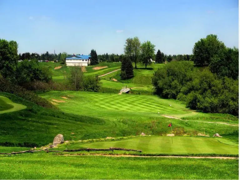 Club de Golf Links O Loup de Louiseville Plein air en Mauricie2 768x576