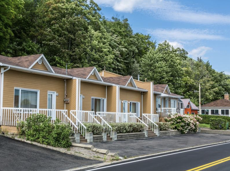 Condos au Bord de L'eau