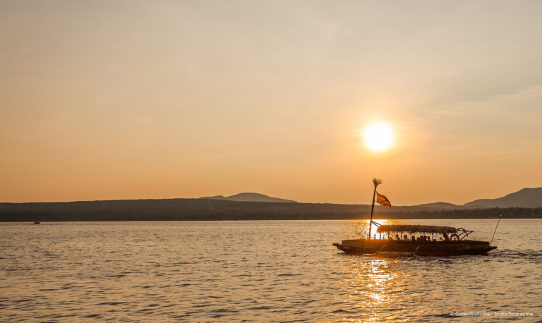 Croisiere en pirogue Magog Destination Cantons de lest 768x458