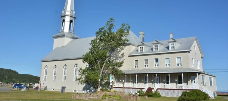 Eglise Saint Francois Xavier Grande Vallee Destination Gaspesie1 768x340