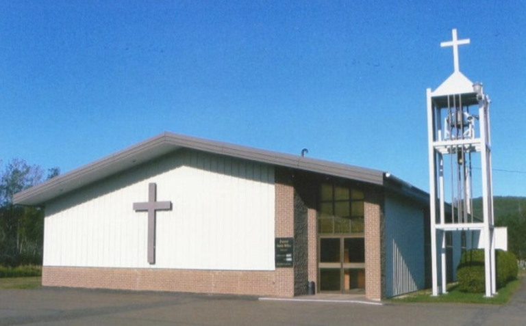 Église catholique Sainte Hélène - Photo 1
