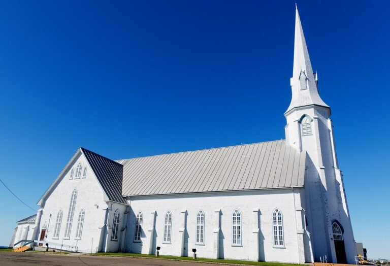 Église catholique de Saint-Pierre-de-La Vernière - Photo 1