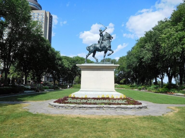 Commission des champs de bataille nationaux (Jardin Jeanne d’Arc) - Photo 1