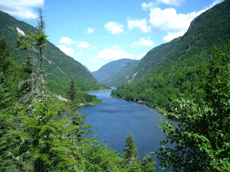 Parc national des Hautes‑Gorges- de-la-Rivière‑Malbaie Parc national des Hautes‑Gorges- de-la-Rivière‑Malbaie