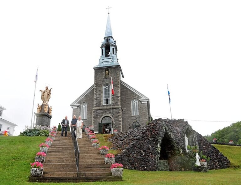 Sanctuaire de Sainte Anne de la Rochelle 768x591