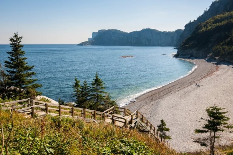Belvédère du Cap Bon-Ami - Destination Gaspésie