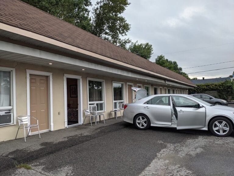 Auberge du Lac Beauchamp - Photo 1