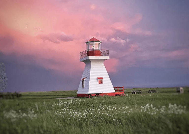Phare de Carleton - Destination Gaspésie