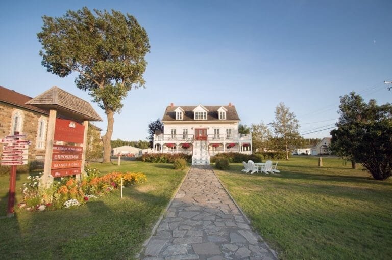 Galerie d'art du Vieux Presbytère Galerie d'art du Vieux Presbytère