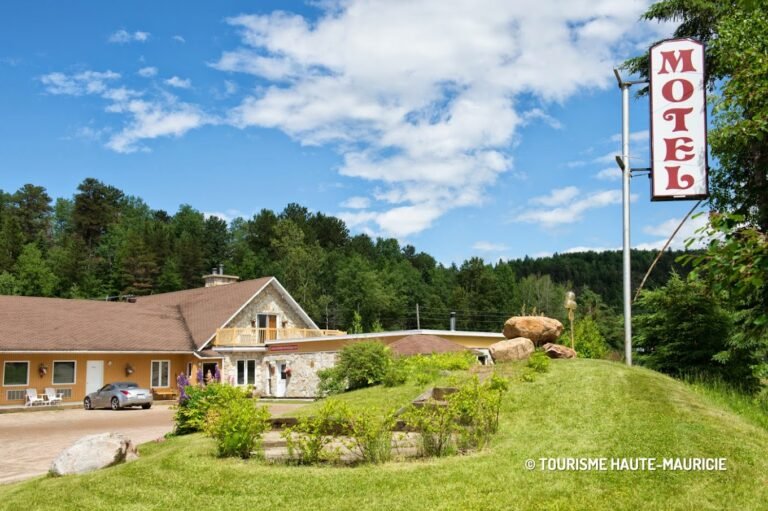 Motel de la Rivière - Mauricie - La Tuque