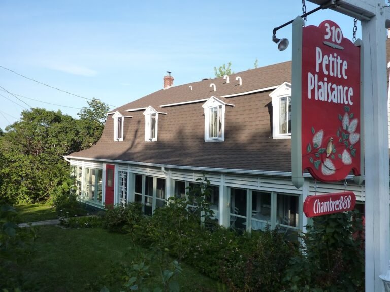 Petite Plaisance Appartements - Destination Charlevoix