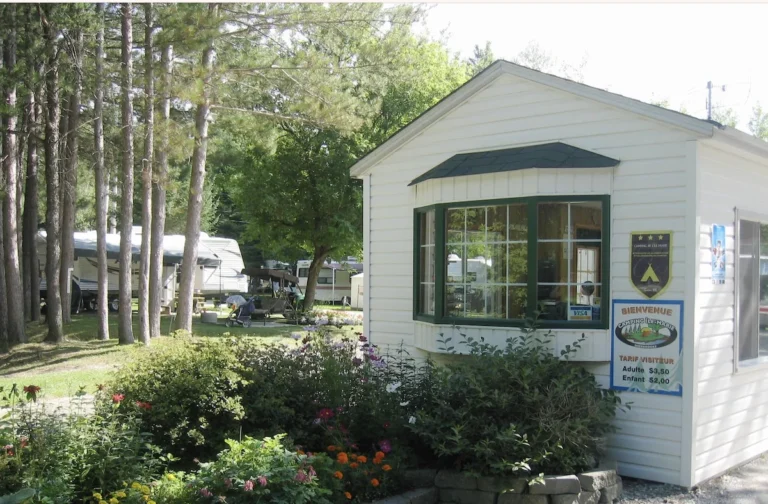 Camping Île-Marie à Sherbrooke -Cantons de lEst Camping Île-Marie à Sherbrooke -Cantons de lEst