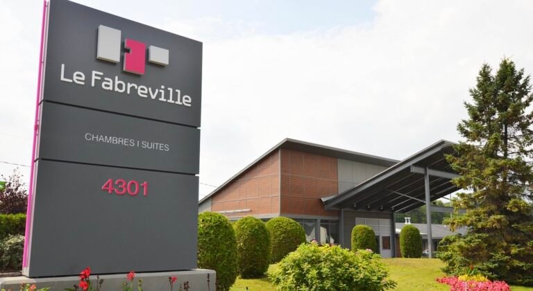 Le Fabreville Motel et Suites - Photo 1