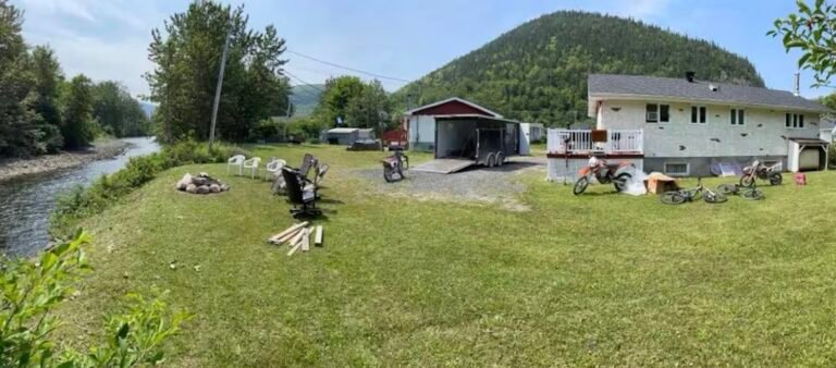 Maison sur la Rivière Marsoui-Gaspésie