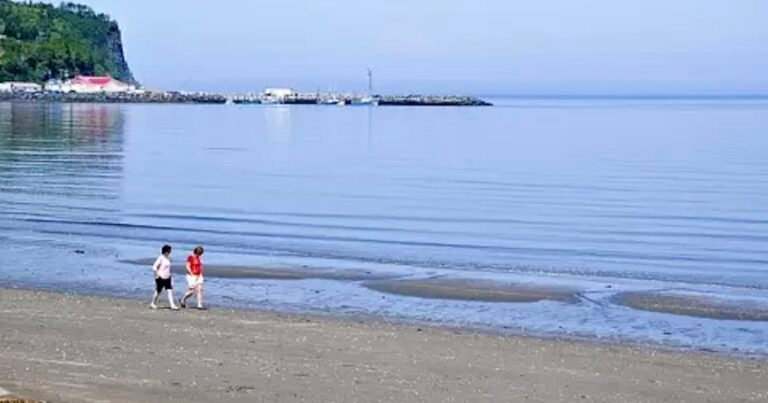 Plage de Saint-Maxime-du-Mont-Louis-Gaspésie
