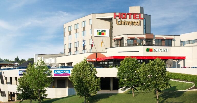 Hôtel Universel Alma-Lac-St-Jean