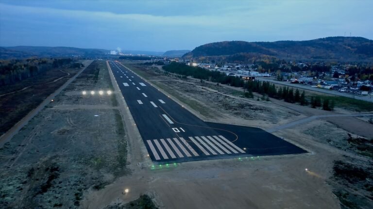 Aéroport La Tuque - Mauricie Aéroport La Tuque - Mauricie