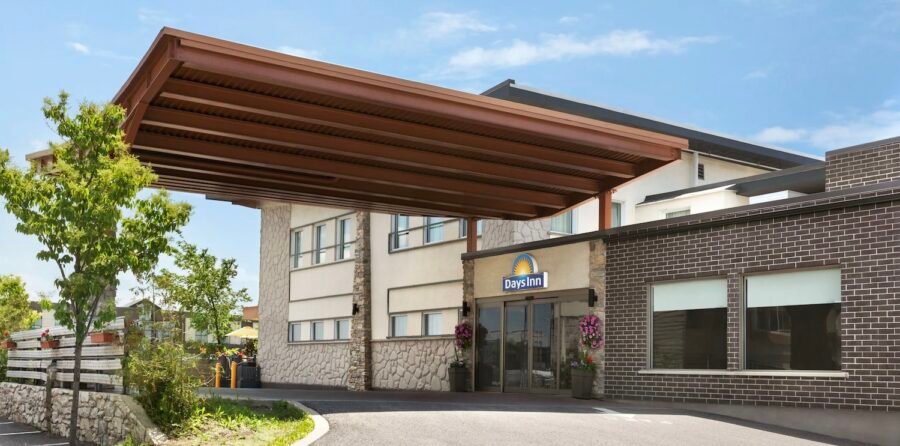 Le Days Inn by Wyndham Montreal Est