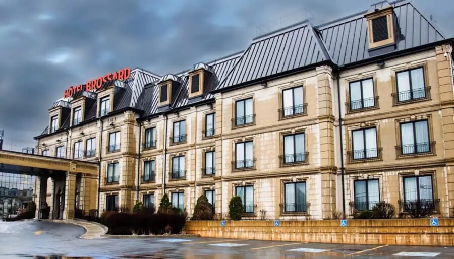 Hôtel Brossard